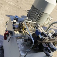 回收进口液压阀