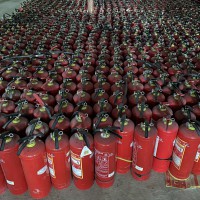 各种灭火器，消防器材高价回收，中介有偿