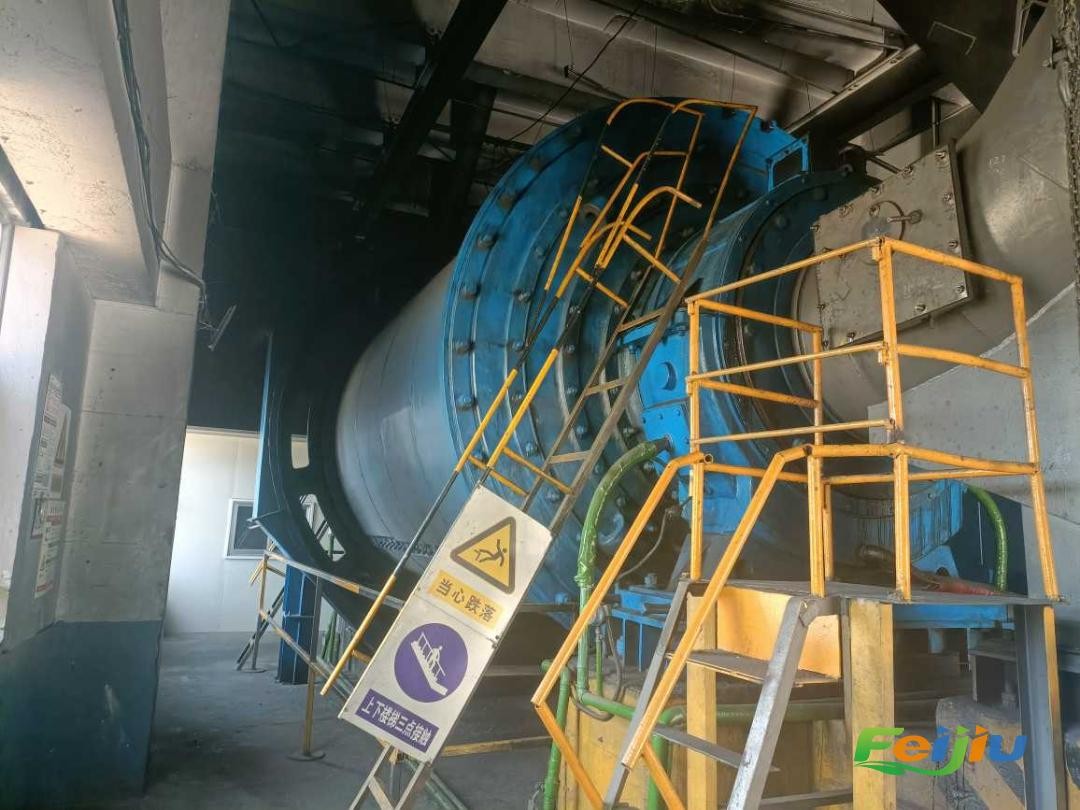 3.2??4.7球磨机一整套带钢球出售