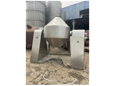 山东回收二手双锥干燥机，有意者来电咨询洽谈