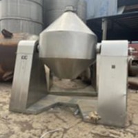 山东回收二手双锥干燥机，有意者来电咨询洽谈